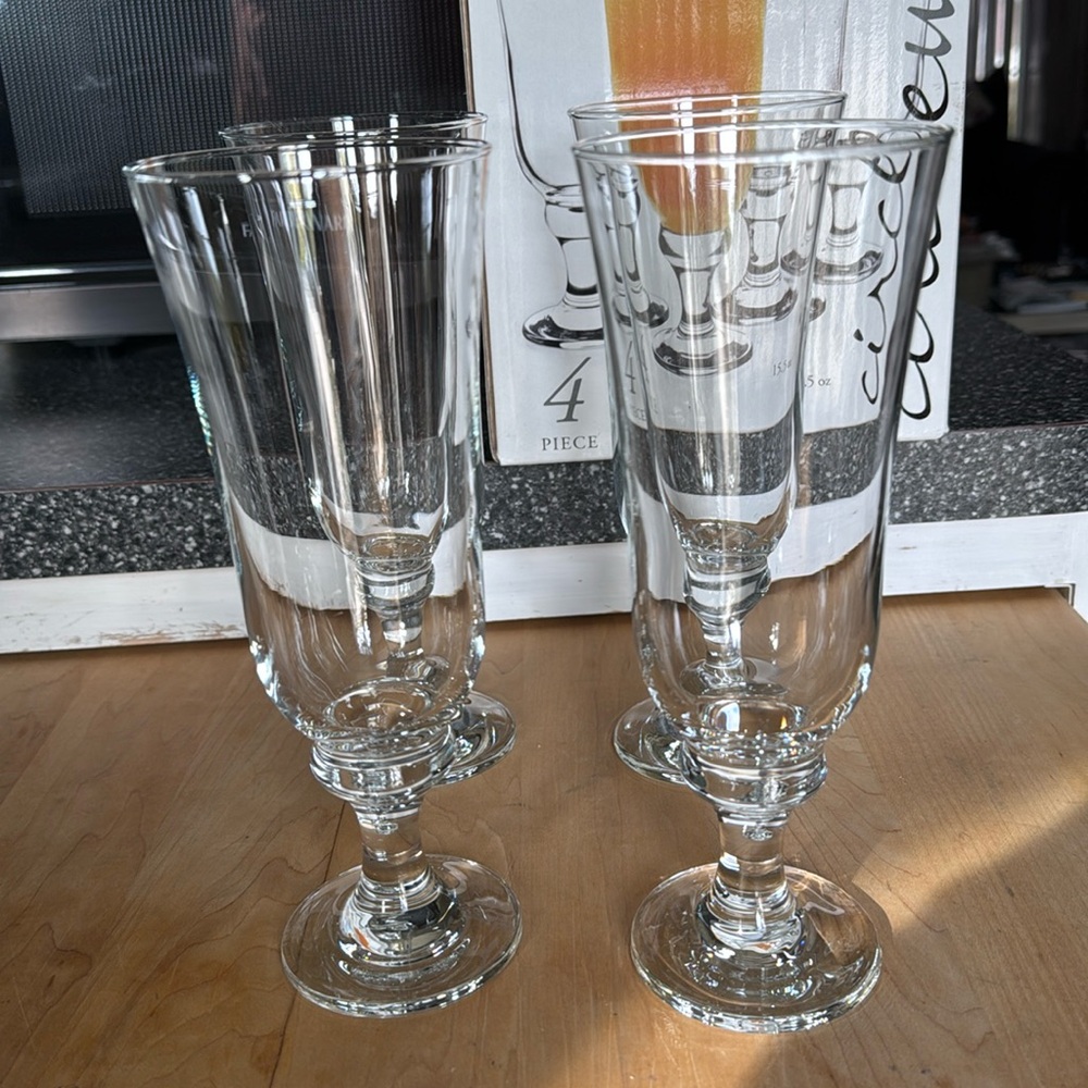 Set of 4 Circleware “Capri” All purpose beverage glasses, NIB